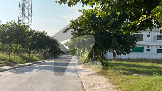 ڈی ایچ اے فیز 2 - سیکٹر بی ڈی ایچ اے ڈیفینس فیز 2,ڈی ایچ اے ڈیفینس,اسلام آباد میں 1 کنال رہائشی پلاٹ 5.25 کروڑ میں برائے فروخت۔ ڈی ایچ اے فیز 2 - سیکٹر بی ڈی ایچ اے ڈیفینس فیز 2,ڈی ایچ اے ڈیفینس,اسلام آباد میں 1 کنال رہائشی پلاٹ 5.25 کروڑ میں برائے فروخت۔