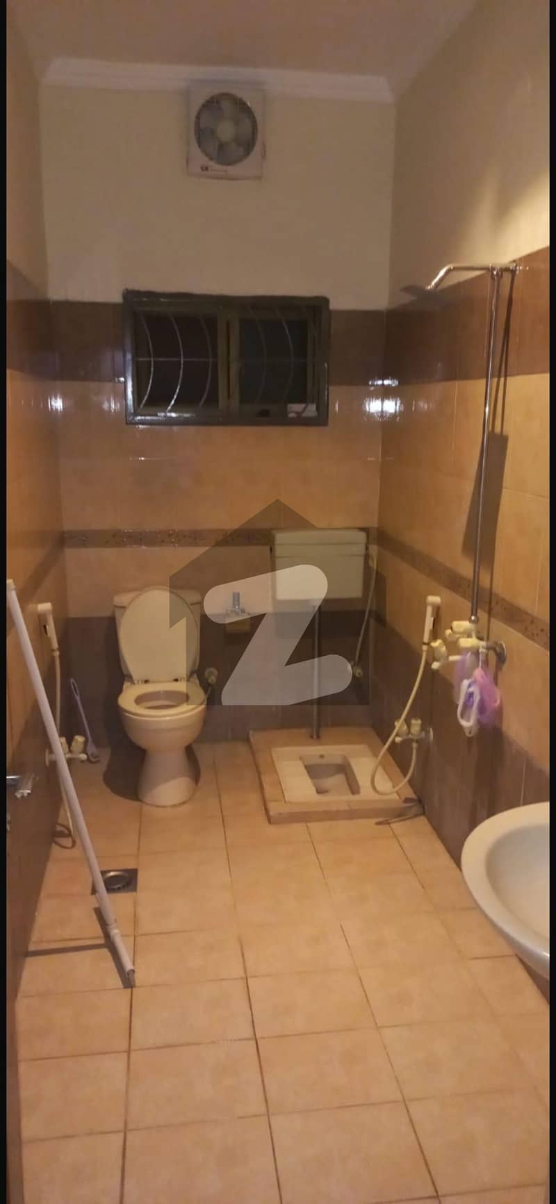 جوہر ٹاؤن لاہور میں 1 کمرے کا 6 مرلہ مکان 60.0 ہزار میں کرایہ پر دستیاب ہے۔