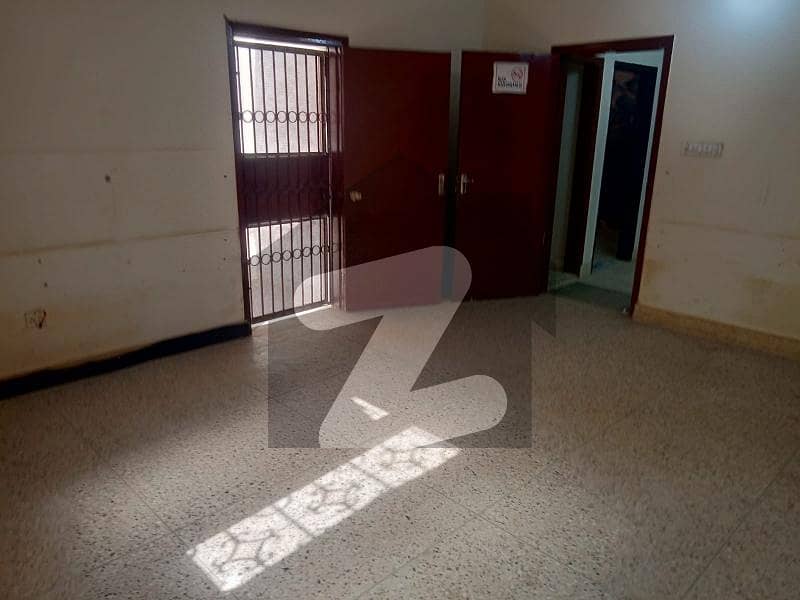 گلشنِ اقبال گلشنِ اقبال ٹاؤن,کراچی میں 4 کمروں کا 5 مرلہ مکان 1.0 لاکھ میں کرایہ پر دستیاب ہے۔