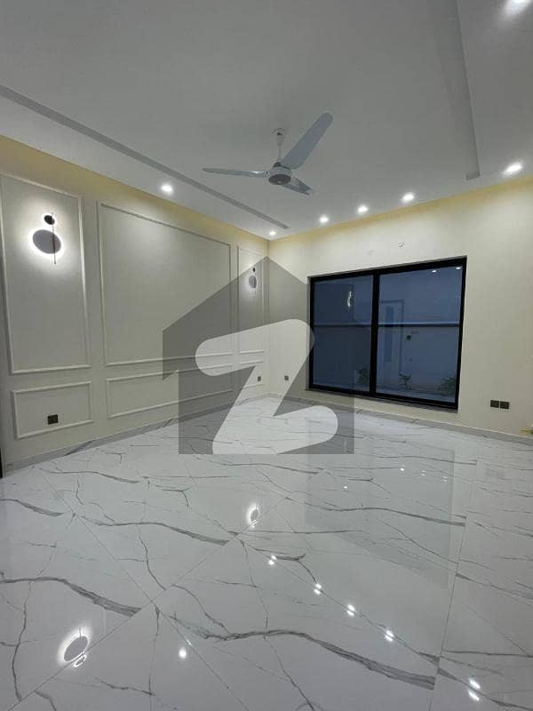 Good condition 10 Marla independent houdr Good condition 10 Marla independent houdr