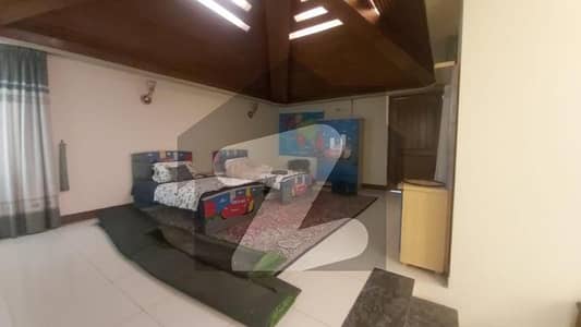 1000 Yards House On Rent Vip Location Like New  Pool Basement