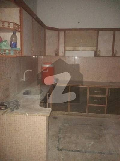 نارتھ کراچی - سیکٹر 7ڈی-2 نارتھ کراچی,کراچی میں 2 کمروں کا 5 مرلہ بالائی پورشن 30.0 ہزار میں کرایہ پر دستیاب ہے۔