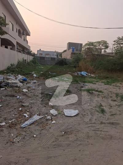 20 Marla Facing Park Plot Very Near Mosque And Main College Road Approach Residential Plot For Sale