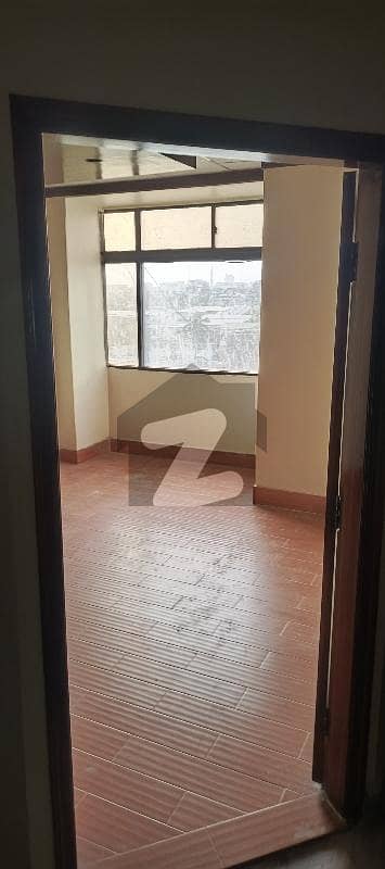 شاہراہِ فیصل کراچی میں 6 مرلہ دفتر 2.0 لاکھ میں کرایہ پر دستیاب ہے۔