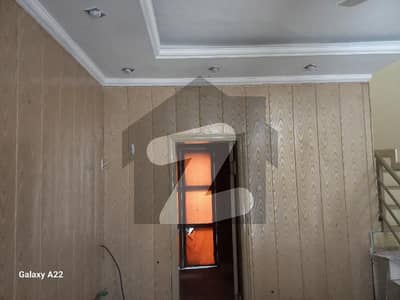 2.5 Marla Flat Available For Rent In Upper Mall Lahore
