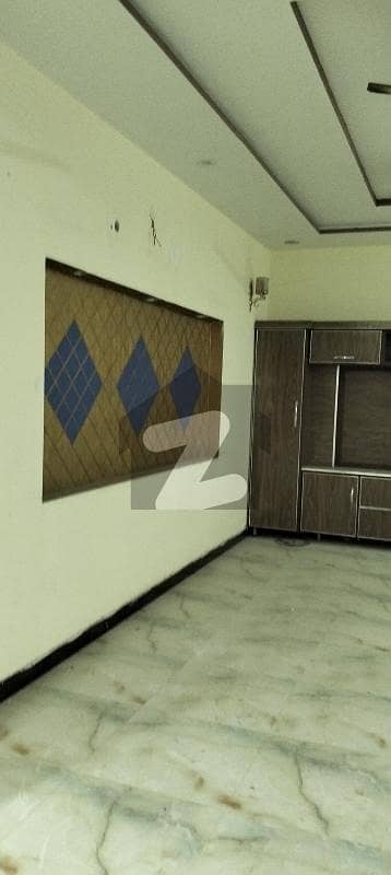 A Prime Location House Of 10 Marla In Lahore