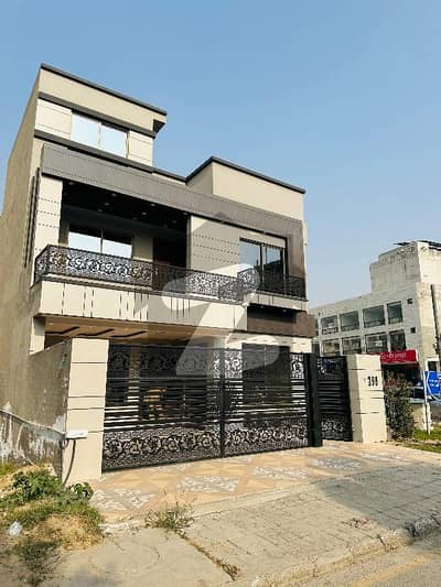 13.50 Marla Corner Stylish And Luxury House For Sale In Central Block Phase 1 Bahria Orchard Lahore