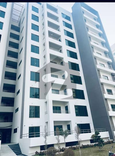 عسکری 10 عسکری,لاہور میں 4 کمروں کا 13 مرلہ فلیٹ 3.95 کروڑ میں برائے فروخت۔