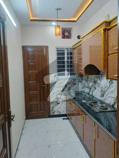 جی ۔ 14/4 جی ۔ 14,اسلام آباد میں 9 کمروں کا 9 مرلہ مکان 7.1 کروڑ میں برائے فروخت۔