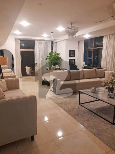 FLAT FOR RENT IN EMAAR PEARL TOWER FLAT FOR RENT IN EMAAR PEARL TOWER