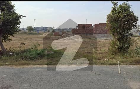 ڈی ایچ اے فیز 7 ڈیفنس (ڈی ایچ اے),لاہور میں 1 کنال رہائشی پلاٹ 3.5 کروڑ میں برائے فروخت۔