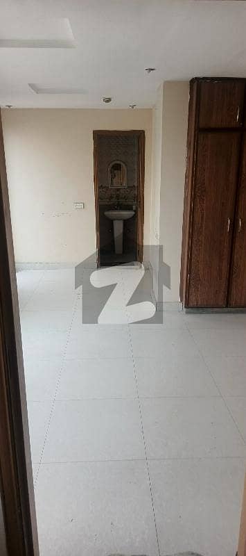 ای ایم ای سوسائٹی لاہور میں 6 مرلہ دفتر 70.0 ہزار میں کرایہ پر دستیاب ہے۔ ای ایم ای سوسائٹی لاہور میں 6 مرلہ دفتر 70.0 ہزار میں کرایہ پر دستیاب ہے۔