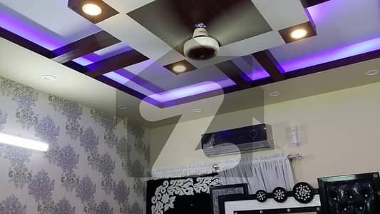 کوسموپولیٹن سوسائٹی کراچی میں 9 مرلہ فلیٹ 5.25 کروڑ میں برائے فروخت۔