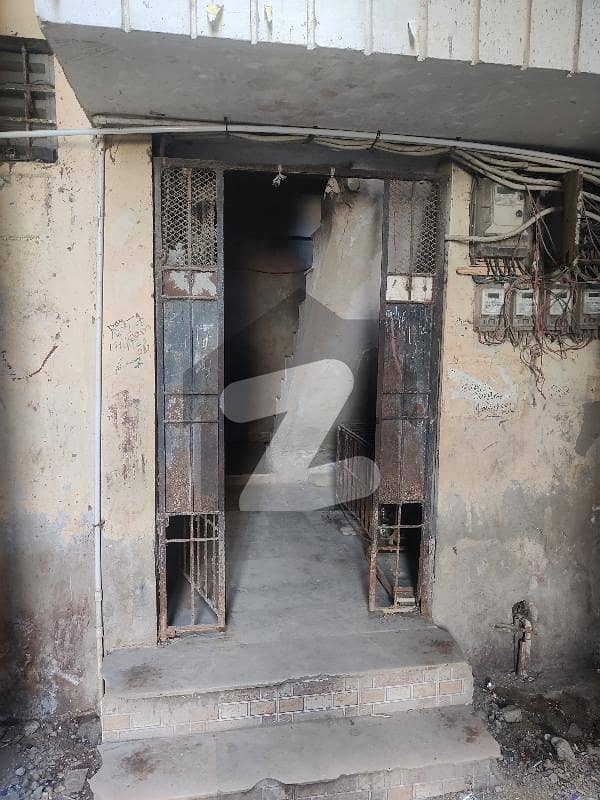 400 SQ FT APARTMENT IS AVAILABLE FOR SALE