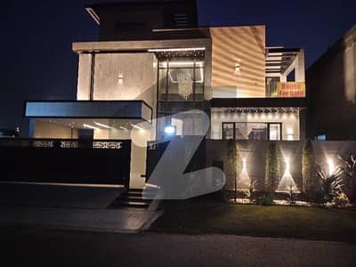 لیک سٹی رائیونڈ روڈ,لاہور میں 7 کمروں کا 1 کنال مکان 11.5 کروڑ میں برائے فروخت۔ لیک سٹی رائیونڈ روڈ,لاہور میں 7 کمروں کا 1 کنال مکان 11.5 کروڑ میں برائے فروخت۔