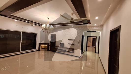 1 Kanal luxury Upper Portion for Rent in DHA Lahore Phase 4 Block GG