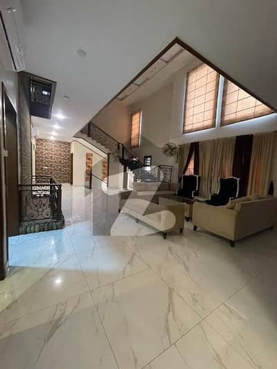 500 YARDS SLIGHTLY USED FULL BASEMENT