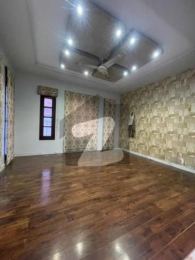 500 YARDS SLIGHTLY USED FULL BASEMENT