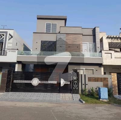 Prime Location 10 Marla House available for sale in Citi Housing Society if you hurry