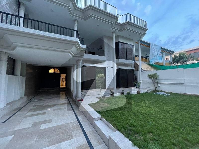 HOUSE FOR RENT IN F-6 HOUSE FOR RENT IN F-6