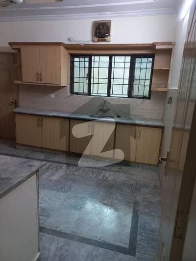 2 Bedrooms With 2 Bathrooms Tv Lach Kitchen Electricity Water Available