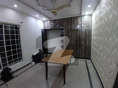 جوہر ٹاؤن فیز 2 - بلاک جے1 جوہر ٹاؤن فیز 2,جوہر ٹاؤن,لاہور میں 2 کمروں کا 10 مرلہ بالائی پورشن 75.0 ہزار میں کرایہ پر دستیاب ہے۔ جوہر ٹاؤن فیز 2 - بلاک جے1 جوہر ٹاؤن فیز 2,جوہر ٹاؤن,لاہور میں 2 کمروں کا 10 مرلہ بالائی پورشن 75.0 ہزار میں کرایہ پر دستیاب ہے۔