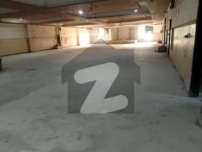 گلشنِ راوی لاہور میں 1 کنال دفتر 4.0 لاکھ میں کرایہ پر دستیاب ہے۔