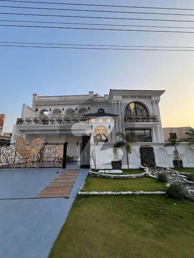 ڈی ایچ اے 11 رہبر لاہور میں 5 کمروں کا 1 کنال مکان 8.8 کروڑ میں برائے فروخت۔ ڈی ایچ اے 11 رہبر لاہور میں 5 کمروں کا 1 کنال مکان 8.8 کروڑ میں برائے فروخت۔