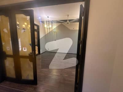 ڈی ایچ اے فیز 4 ڈی ایچ اے ڈیفینس,کراچی میں 5 کمروں کا 1 کنال مکان 5.0 لاکھ میں کرایہ پر دستیاب ہے۔