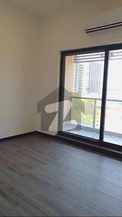 گلبرگ لاہور میں 2 کمروں کا 8 مرلہ فلیٹ 1.75 لاکھ میں کرایہ پر دستیاب ہے۔