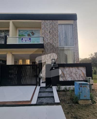 FULLY FURNSHID LUXURY BRAND NEW HOUSE FOR SALE