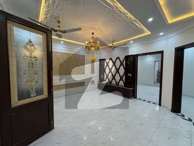 سینٹرل پارک ہاؤسنگ سکیم لاہور میں 6 کمروں کا 10 مرلہ مکان 1.25 لاکھ میں کرایہ پر دستیاب ہے۔