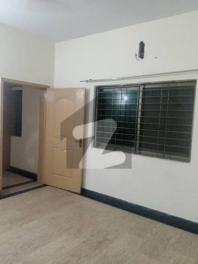 ایڈن کاٹیج 1 ایڈن,لاہور میں 2 کمروں کا 10 مرلہ بالائی پورشن 70.0 ہزار میں کرایہ پر دستیاب ہے۔