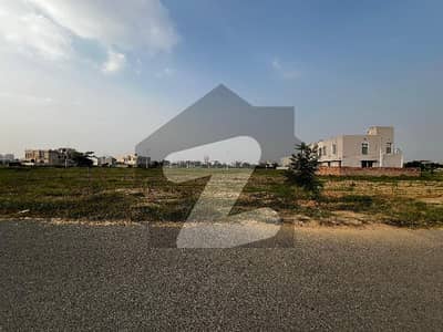 1 KANAL PLOT NEAR PLOT NO M 2 PRIME LOCATION
