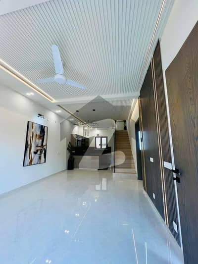 بحریہ انکلیو - سیکٹر ایچ بحریہ انکلیو,بحریہ ٹاؤن,اسلام آباد میں 3 کمروں کا 5 مرلہ مکان 2.7 کروڑ میں برائے فروخت۔