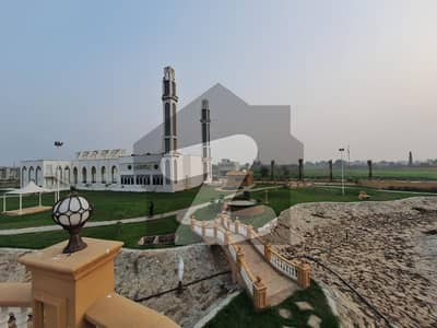 Safari Garden Housing Scheme - Ideal Living on Sue-e-Asal Raiwind Road Location: Strategically located on Sue-e-Asal Raiwind Road, just off Main Ferozepur Road, Lahore