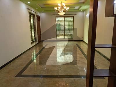 پی ڈبلیو ڈی ہاؤسنگ سوسائٹی ۔ بلاک اے پی ڈبلیو ڈی ہاؤسنگ سکیم,اسلام آباد میں 3 کمروں کا 1 کنال بالائی پورشن 85.0 ہزار میں کرایہ پر دستیاب ہے۔