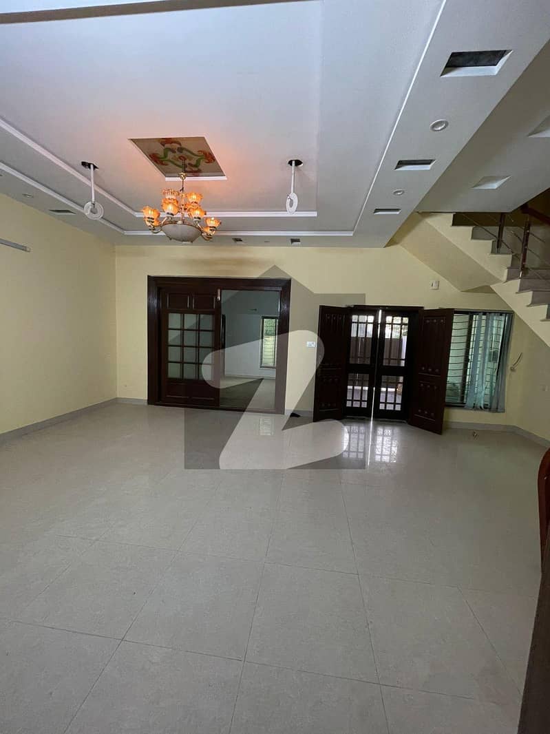 ڈیفینس ہومز سوسائٹی سیالکوٹ میں 4 کمروں کا 6 مرلہ مکان 2.8 کروڑ میں برائے فروخت۔ ڈیفینس ہومز سوسائٹی سیالکوٹ میں 4 کمروں کا 6 مرلہ مکان 2.8 کروڑ میں برائے فروخت۔