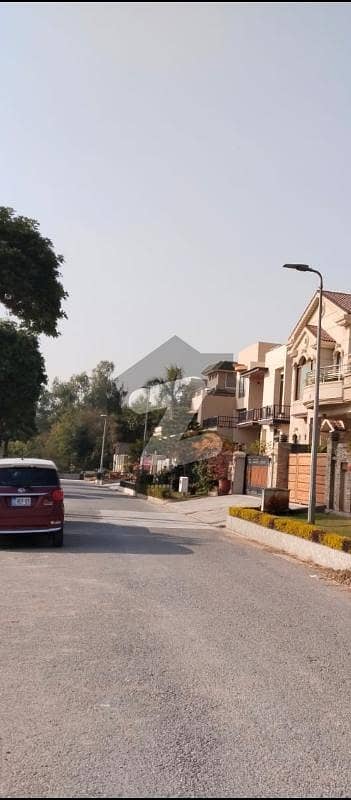 ڈی ایچ اے فیز 1 - سیکٹر سی ڈی ایچ اے ڈیفینس فیز 1,ڈی ایچ اے ڈیفینس,اسلام آباد میں 1 کنال رہائشی پلاٹ 4.25 کروڑ میں برائے فروخت۔