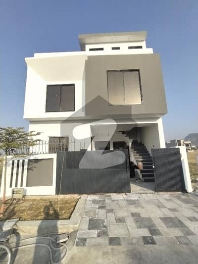 فیصل ہلز اسلام آباد میں 5 کمروں کا 5 مرلہ مکان 2.1 کروڑ میں برائے فروخت۔