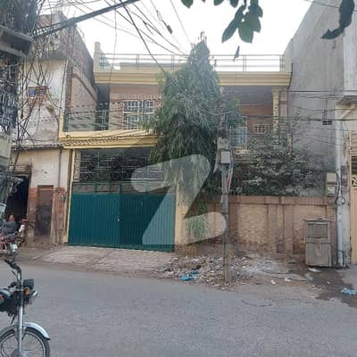 12 Marla 5 Bed Attached Washroom 2 Cars Parking