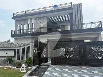 A block 1 kanal luxury house available for sale A block 1 kanal luxury house available for sale