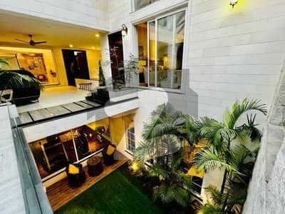 ڈی ایچ اے فیز 6 ڈیفنس (ڈی ایچ اے),لاہور میں 7 کمروں کا 2 کنال مکان 24.5 کروڑ میں برائے فروخت۔