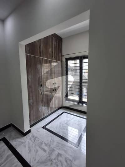 جی ۔ 9/1 جی ۔ 9,اسلام آباد میں 3 کمروں کا 14 مرلہ بالائی پورشن 2.2 لاکھ میں کرایہ پر دستیاب ہے۔