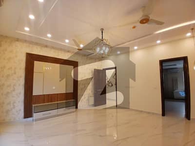 ڈی ایچ اے فیز 6 ڈیفنس (ڈی ایچ اے),لاہور میں 7 کمروں کا 1 کنال مکان 4.25 لاکھ میں کرایہ پر دستیاب ہے۔ ڈی ایچ اے فیز 6 ڈیفنس (ڈی ایچ اے),لاہور میں 7 کمروں کا 1 کنال مکان 4.25 لاکھ میں کرایہ پر دستیاب ہے۔