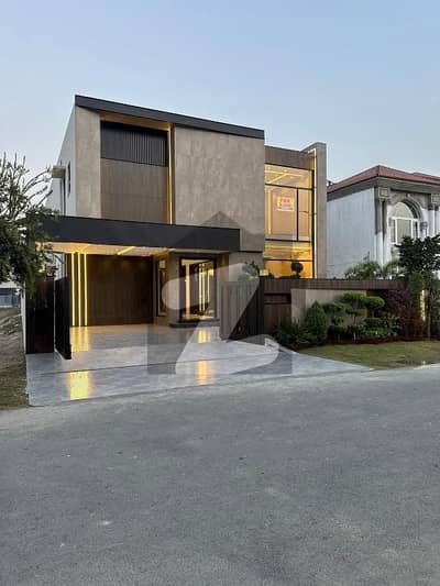 1kanal Brand New House phase 6 near to Raya for sale in DHA Lahore. 1kanal Brand New House phase 6 near to Raya for sale in DHA Lahore.