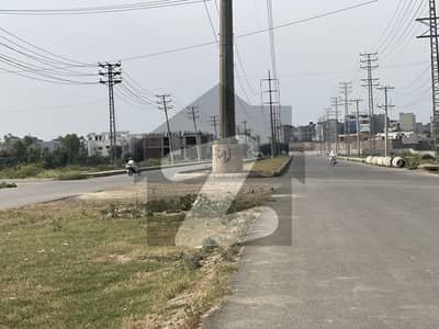 لیک سٹی میڈوز لاہور میں 5 مرلہ رہائشی پلاٹ 62.0 لاکھ میں برائے فروخت۔