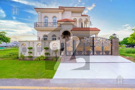 لیک سٹی میڈوز لاہور میں 4 کمروں کا 10 مرلہ مکان 3.2 کروڑ میں برائے فروخت۔