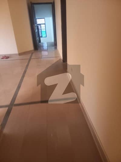 ایف ۔ 11/1 ایف ۔ 11,اسلام آباد میں 3 کمروں کا 1 کنال بالائی پورشن 1.7 لاکھ میں کرایہ پر دستیاب ہے۔