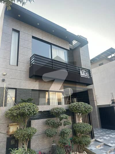 ڈی ایچ اے 9 ٹاؤن ۔ بلاک سی ڈی ایچ اے 9 ٹاؤن,ڈیفنس (ڈی ایچ اے),لاہور میں 3 کمروں کا 5 مرلہ مکان 3.15 کروڑ میں برائے فروخت۔ ڈی ایچ اے 9 ٹاؤن ۔ بلاک سی ڈی ایچ اے 9 ٹاؤن,ڈیفنس (ڈی ایچ اے),لاہور میں 3 کمروں کا 5 مرلہ مکان 3.15 کروڑ میں برائے فروخت۔